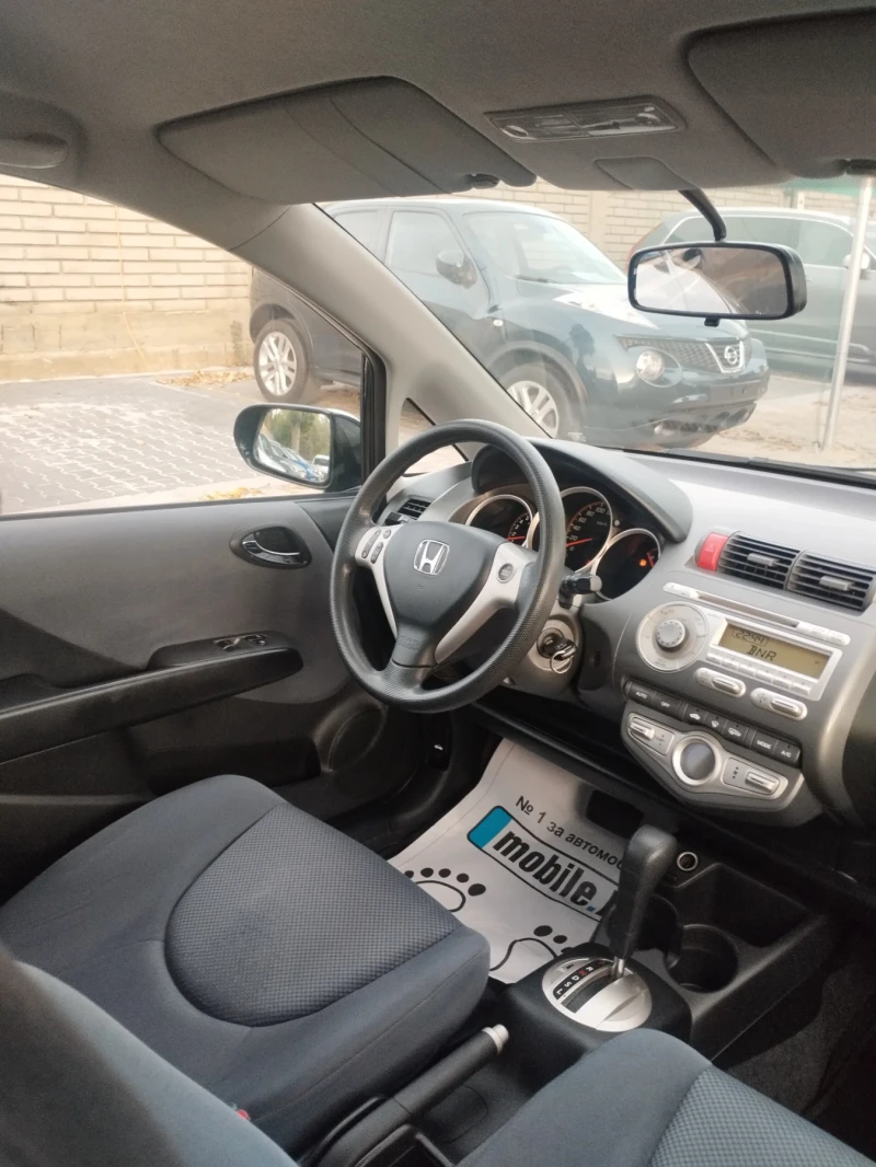 Honda Jazz 1.4 автоматик фейслифт, снимка 13 - Автомобили и джипове - 47456401