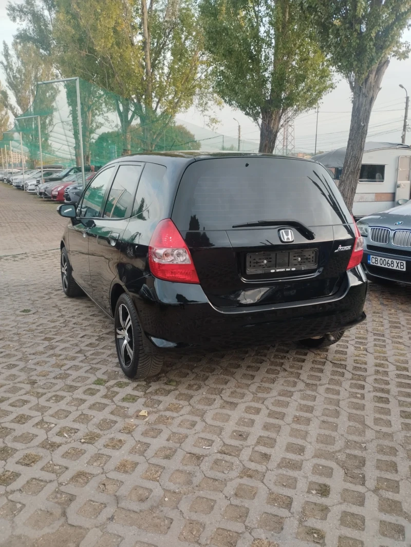 Honda Jazz 1.4 автоматик фейслифт, снимка 8 - Автомобили и джипове - 47456401