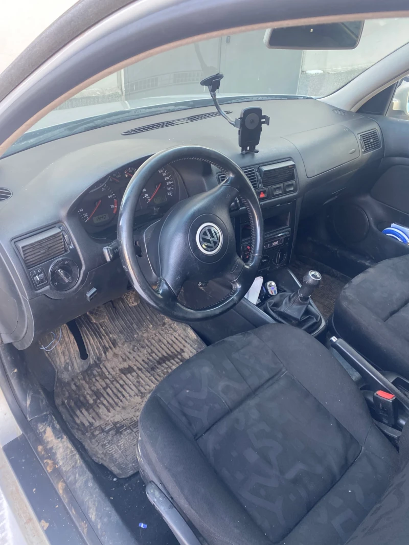 VW Golf 1.6 Газ , снимка 11 - Автомобили и джипове - 48551873