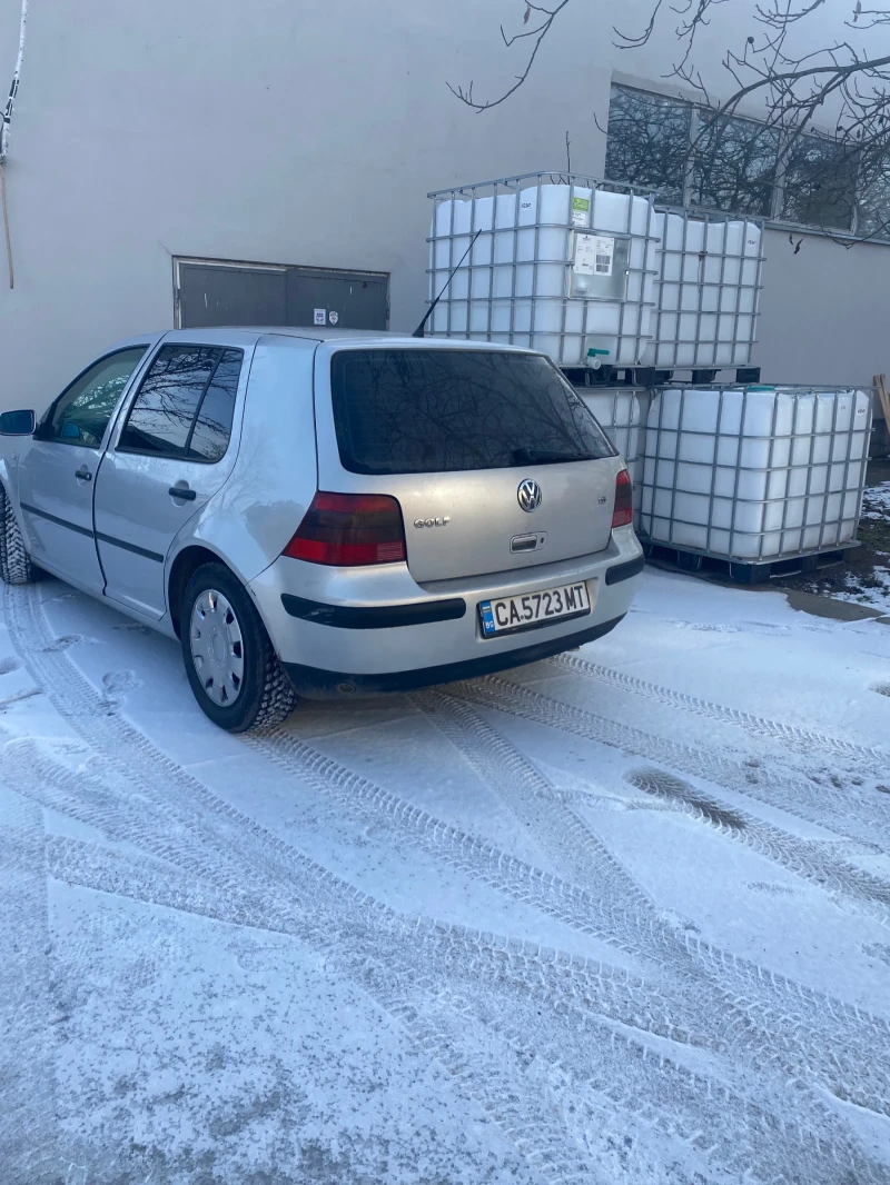 VW Golf 1.6 Газ , снимка 9 - Автомобили и джипове - 48551873