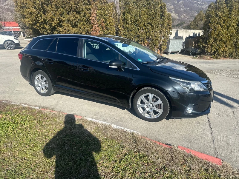 Toyota Avensis 2.2 D4D, снимка 4 - Автомобили и джипове - 48908539