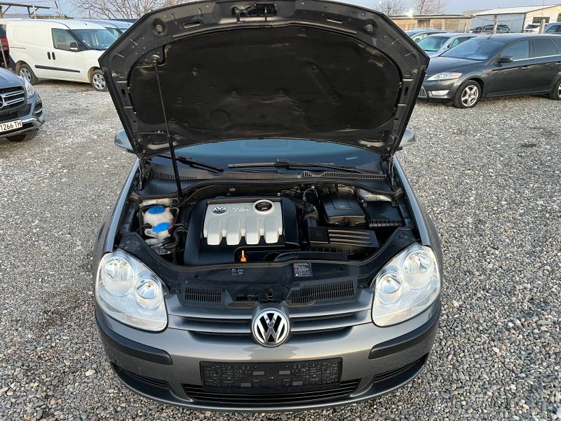 VW Golf 1.9 TDI , снимка 16 - Автомобили и джипове - 49056384