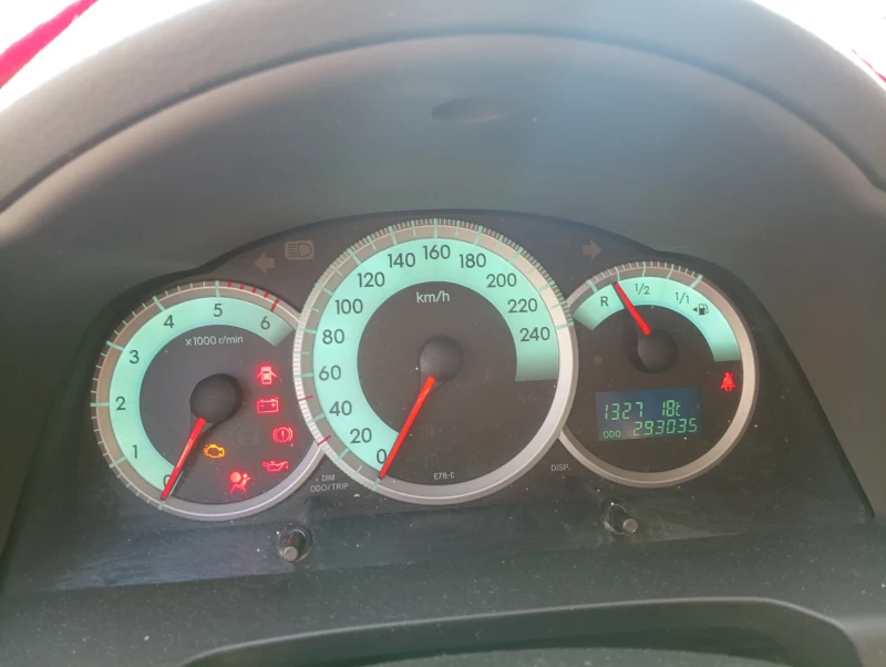 Toyota Corolla verso, снимка 6 - Автомобили и джипове - 52192257