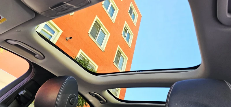 Mercedes-Benz E 220, снимка 11 - Автомобили и джипове - 51792739