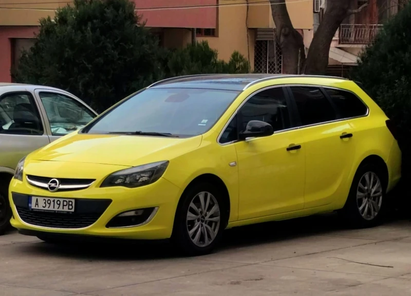 Opel Astra 1.3cdti 95, снимка 5 - Автомобили и джипове - 52022238