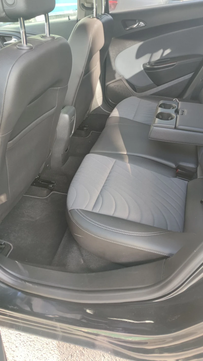 Opel Astra 1.3cdti 95, снимка 6 - Автомобили и джипове - 52022238