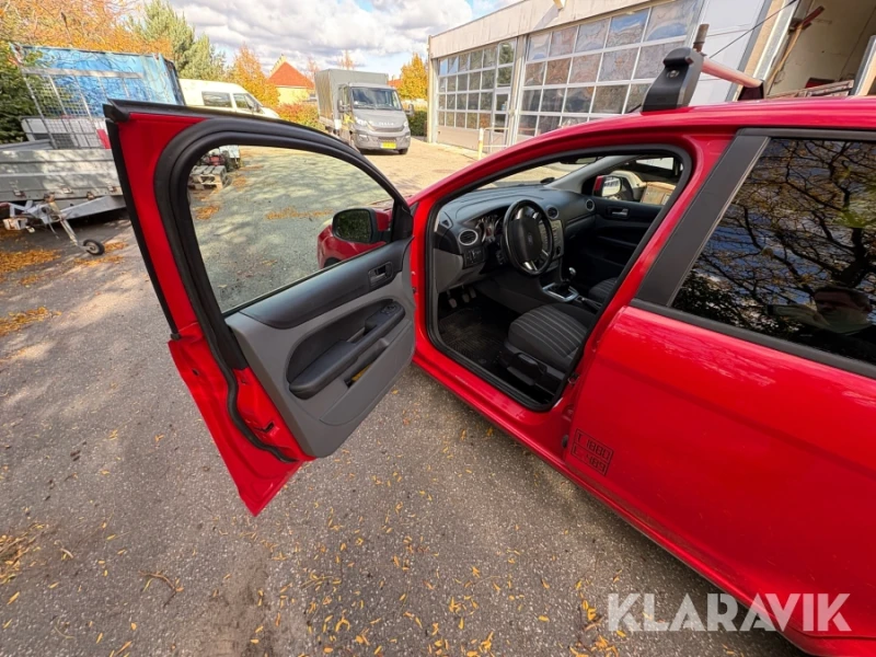 Ford Focus Van 1, 6 TDSI, снимка 12 - Автомобили и джипове - 52215418