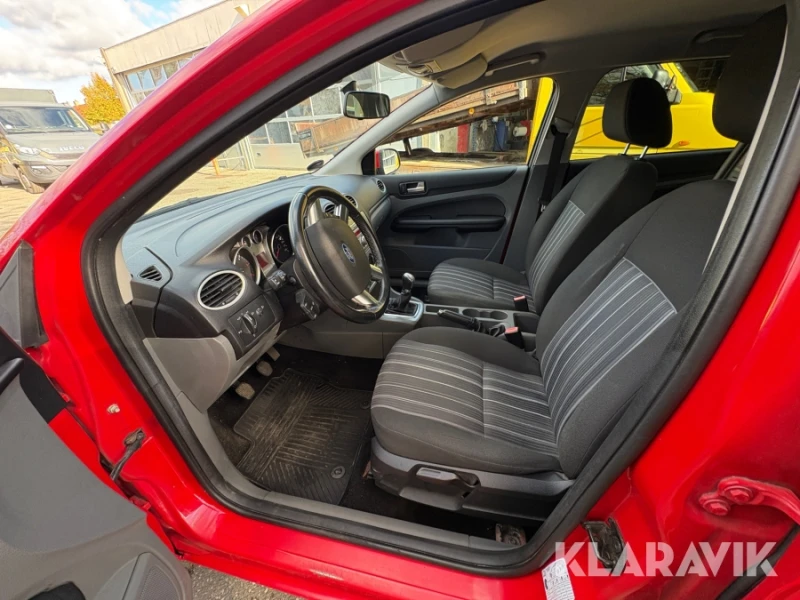Ford Focus Van 1, 6 TDSI, снимка 11 - Автомобили и джипове - 52215418