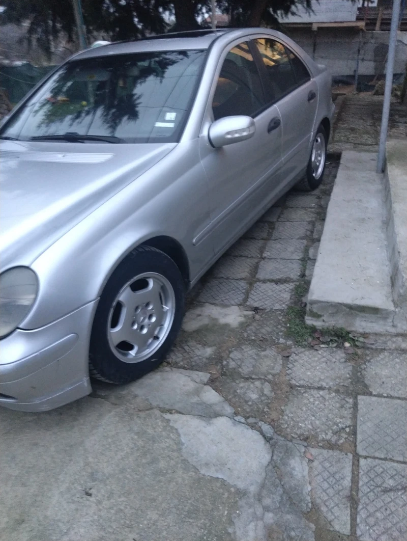 Mercedes-Benz C 220, снимка 3 - Автомобили и джипове - 52828171