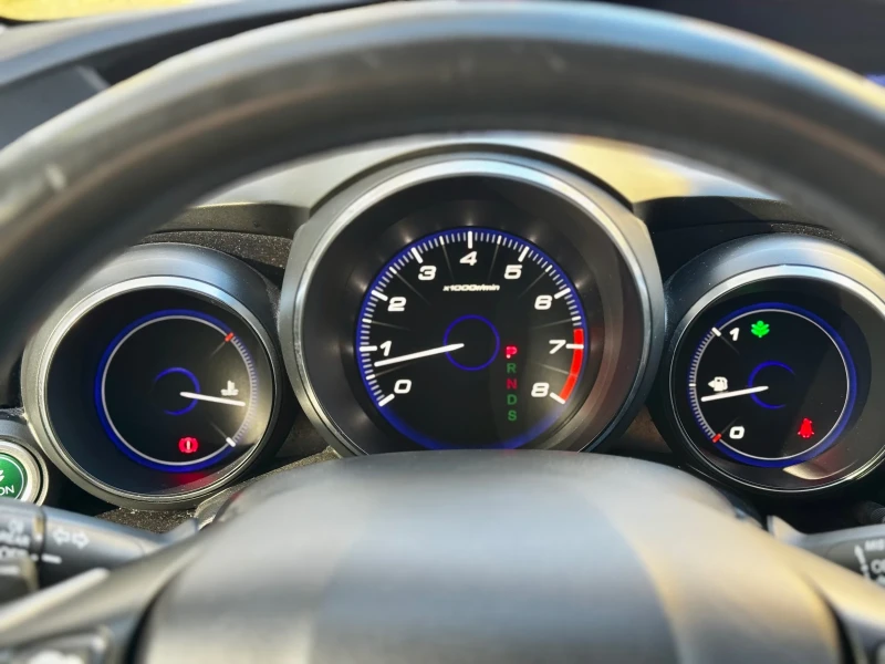 Honda Civic 1.8i-VTec / Автоматик / Швейцария, снимка 17 - Автомобили и джипове - 53061975