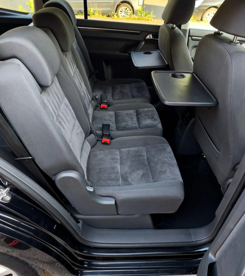 VW Touran 1.2 tsi, снимка 8 - Автомобили и джипове - 53144039