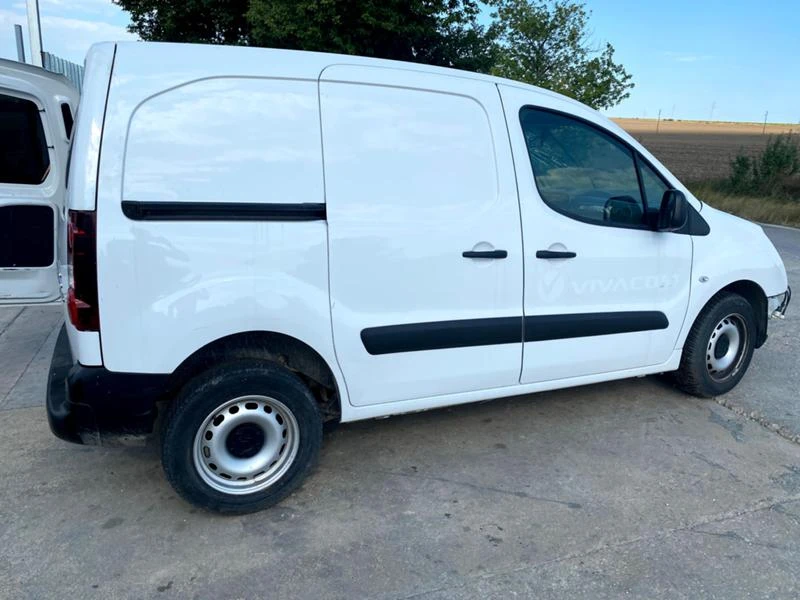 Citroen Berlingo 1.6 BlueHDI, снимка 6 - Автомобили и джипове - 29748903