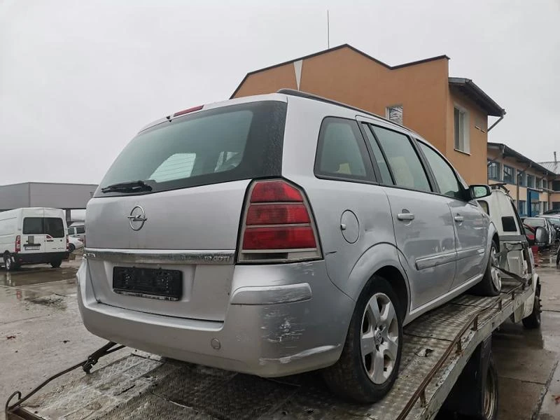 Opel Zafira 1.9 CDTI 120кс, снимка 2 - Автомобили и джипове - 47850442