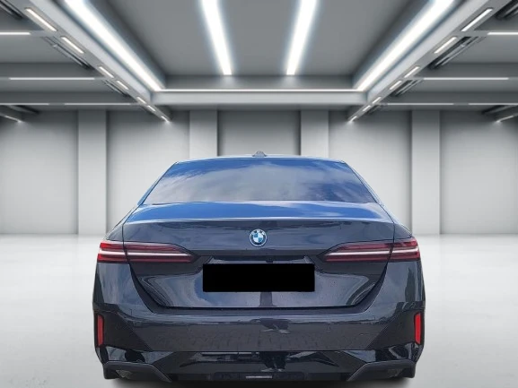 BMW 530 e = M-Sport = Гаранция, снимка 2 - Автомобили и джипове - 55890161