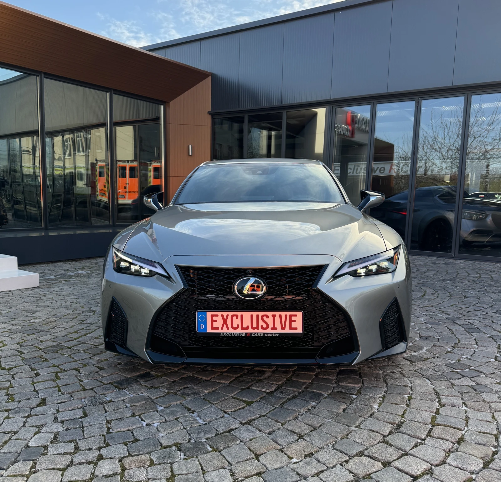 Lexus IS 350 F Sport - изображение 2