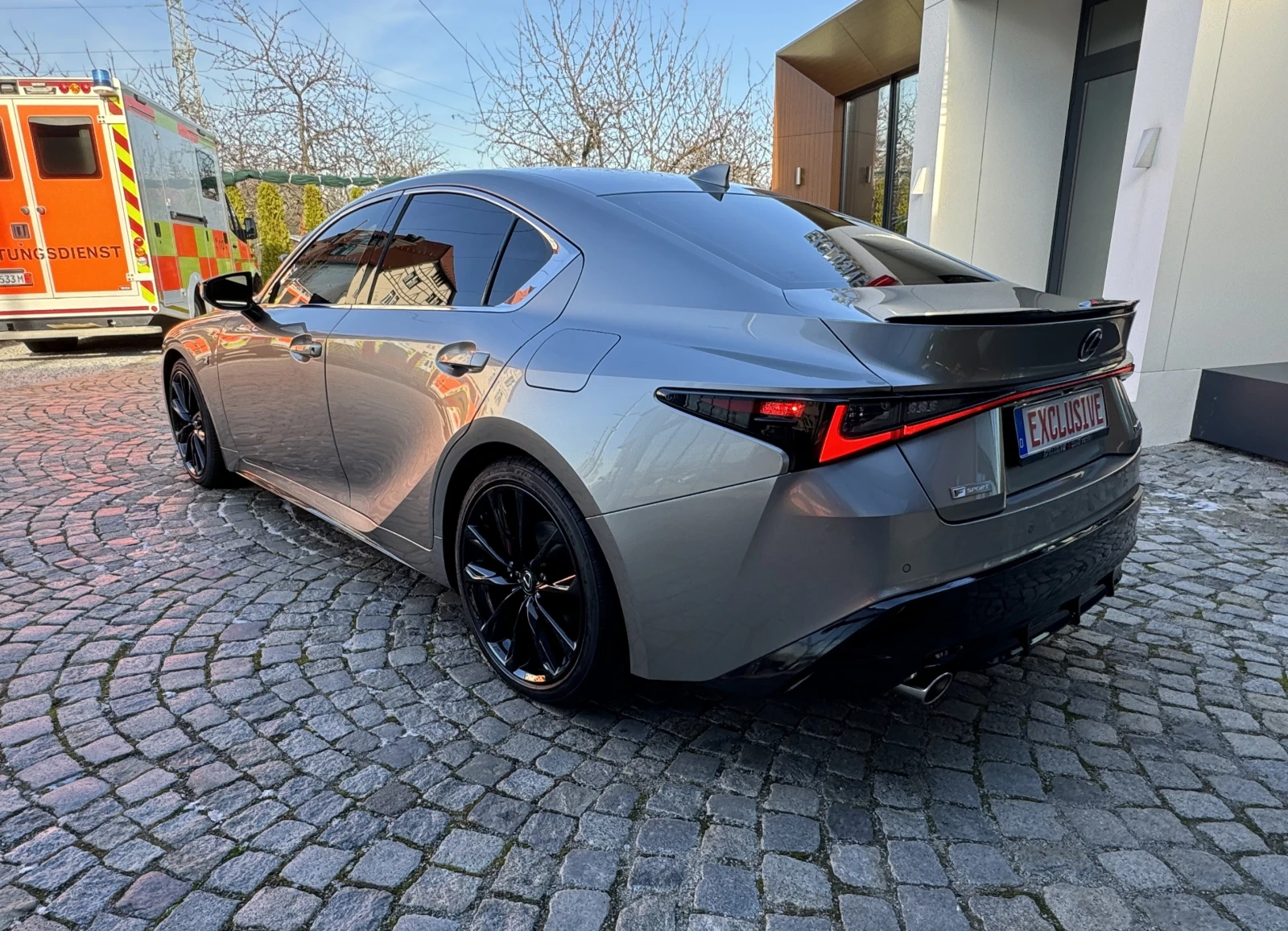 Lexus IS 350 F Sport - изображение 4