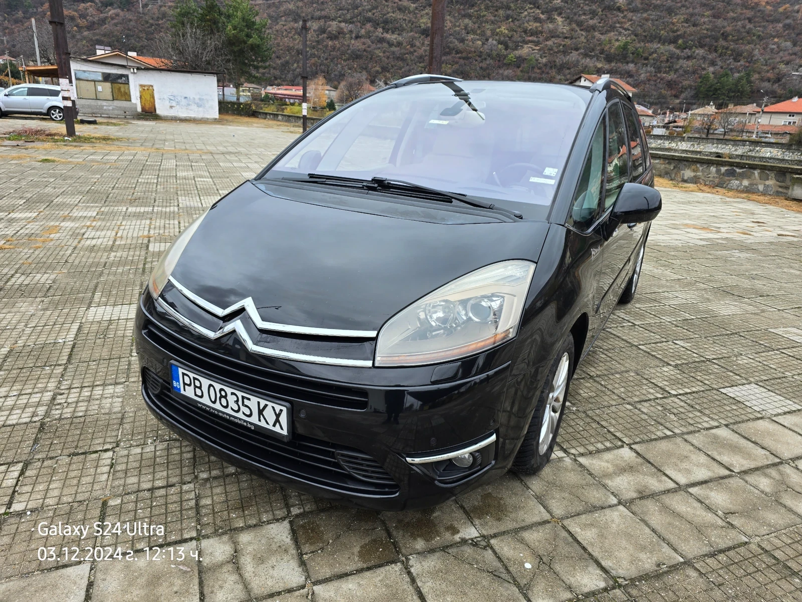 Citroen Grand C4 Picasso Exclusive 2.0L L4 DOHC 16V FWD - изображение 2