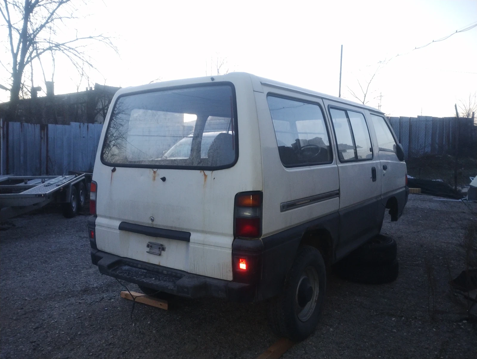 Mitsubishi Space gear 2.4i 4x4 L300 - изображение 3