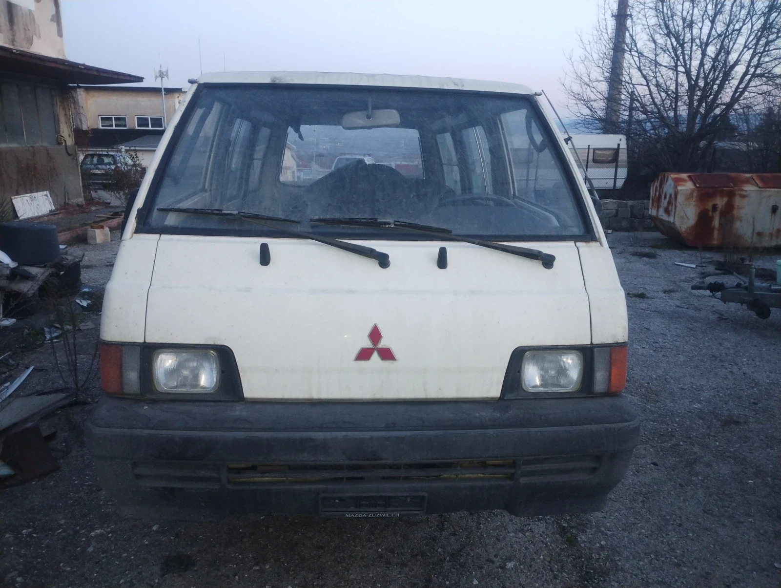 Mitsubishi Space gear 2.4i 4x4 L300 - изображение 2