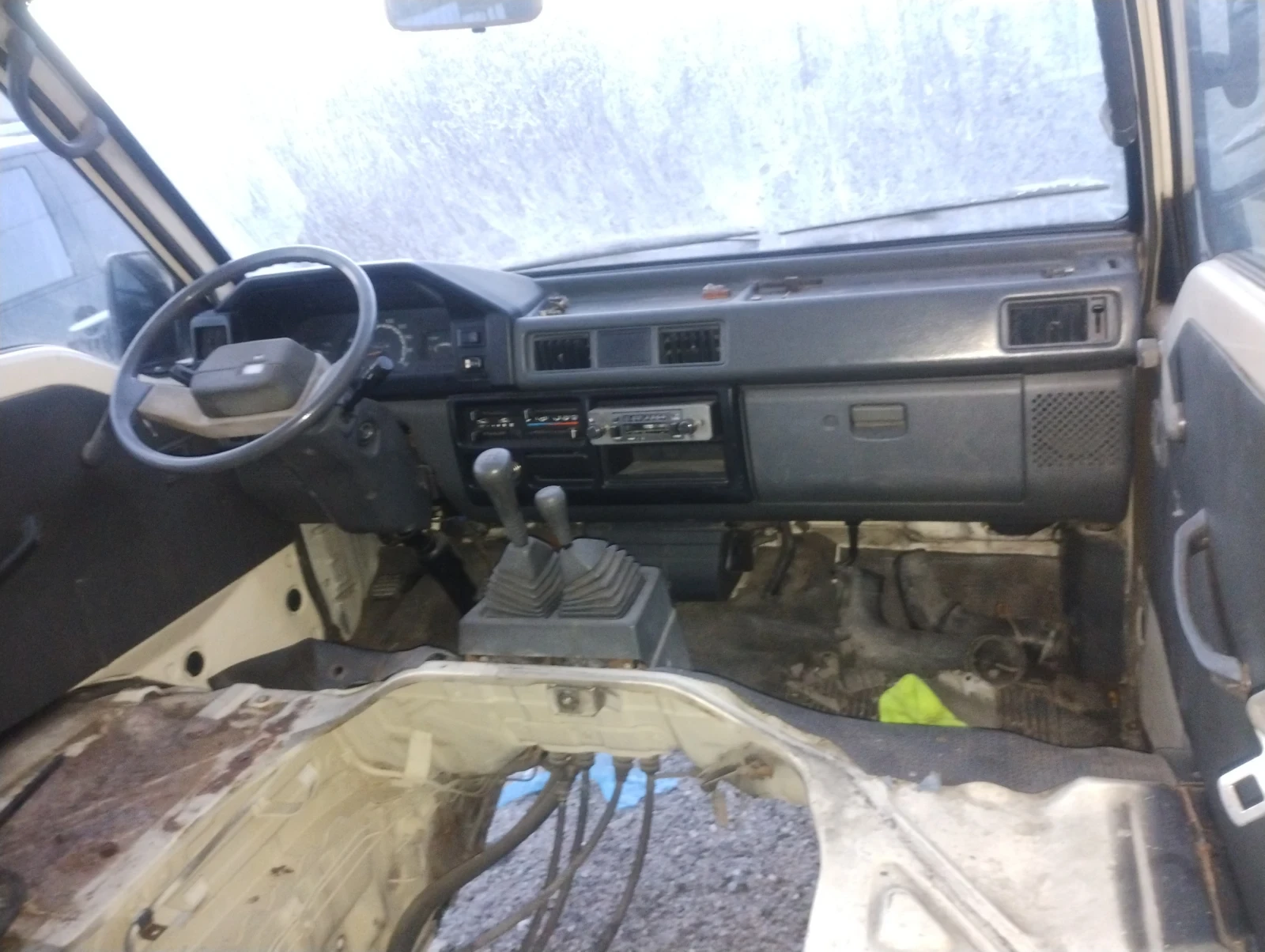 Mitsubishi Space gear 2.4i 4x4 L300 - изображение 4