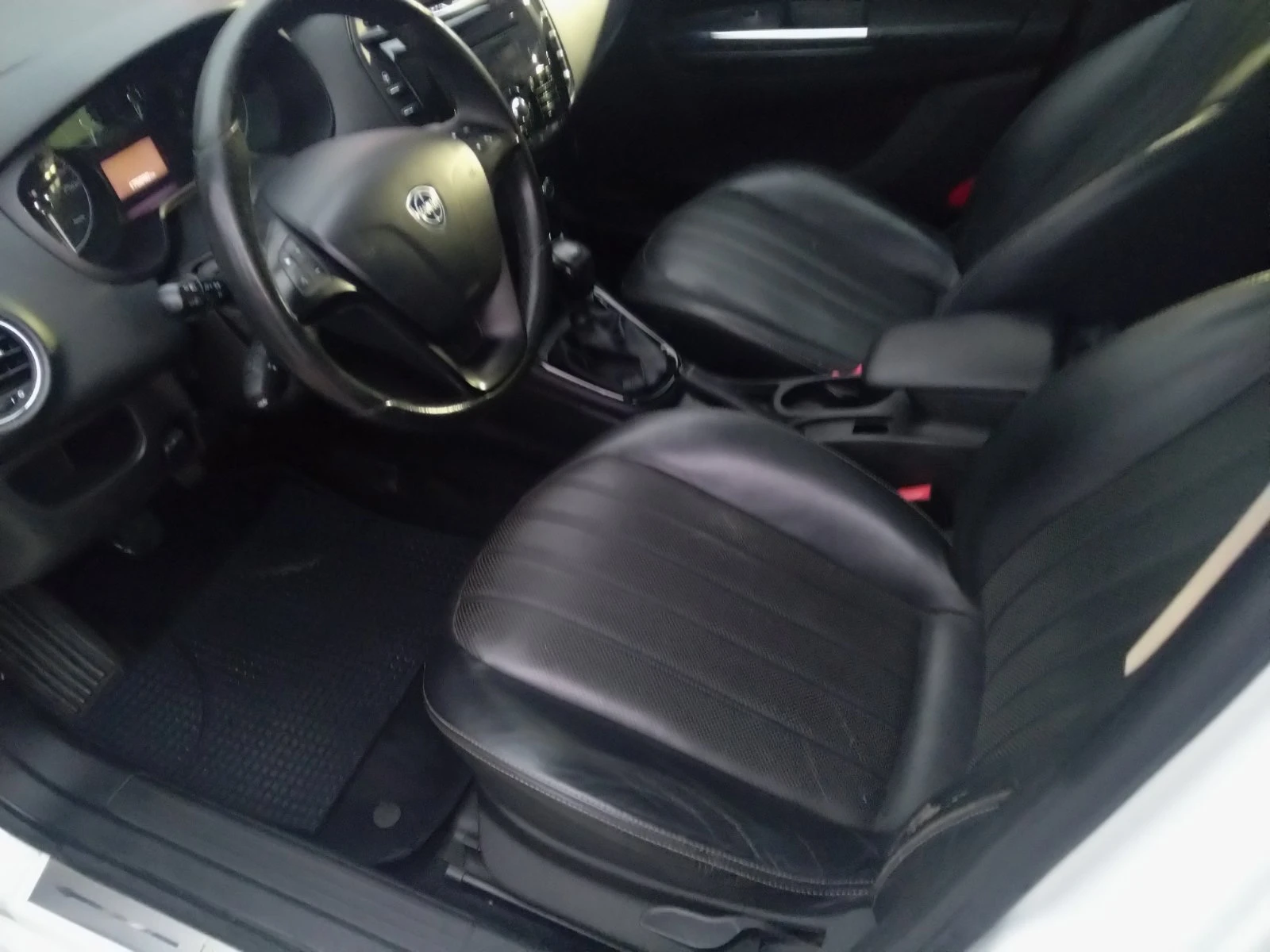 Lancia Delta 1, 4 АГу - изображение 9