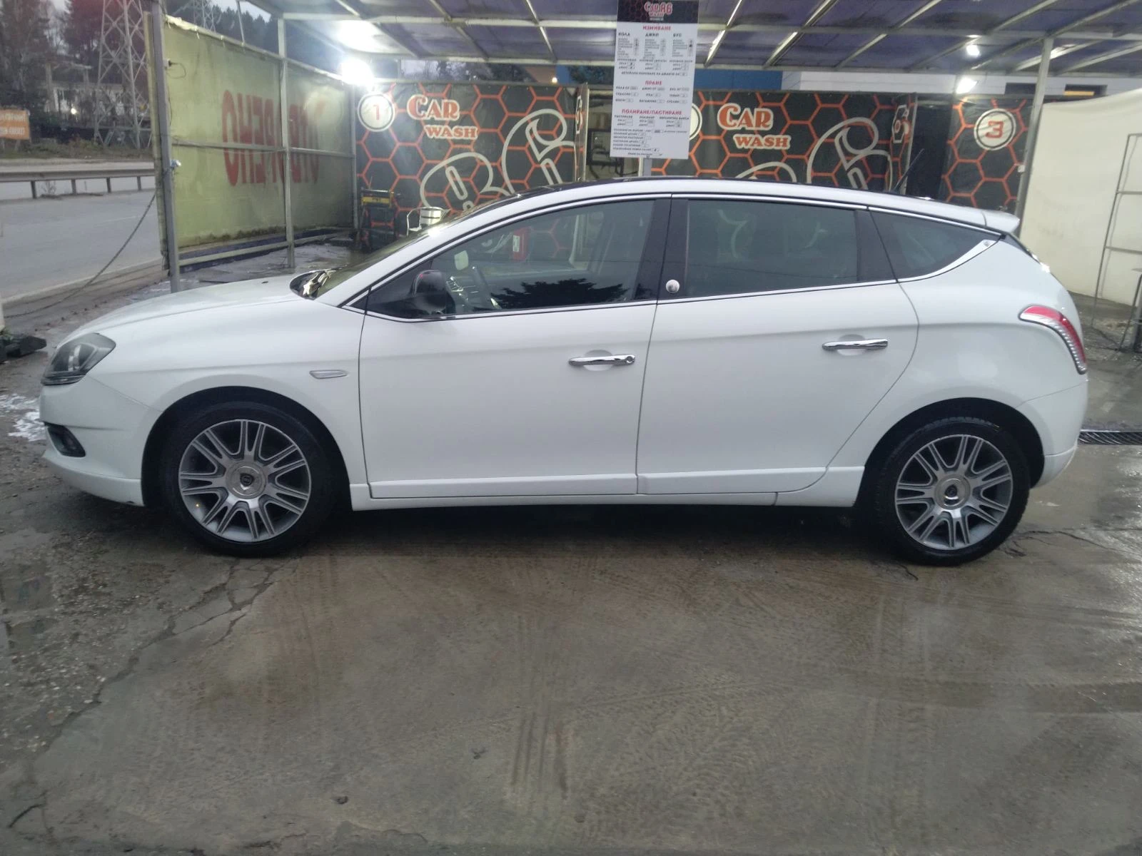 Lancia Delta 1, 4 АГу - изображение 2