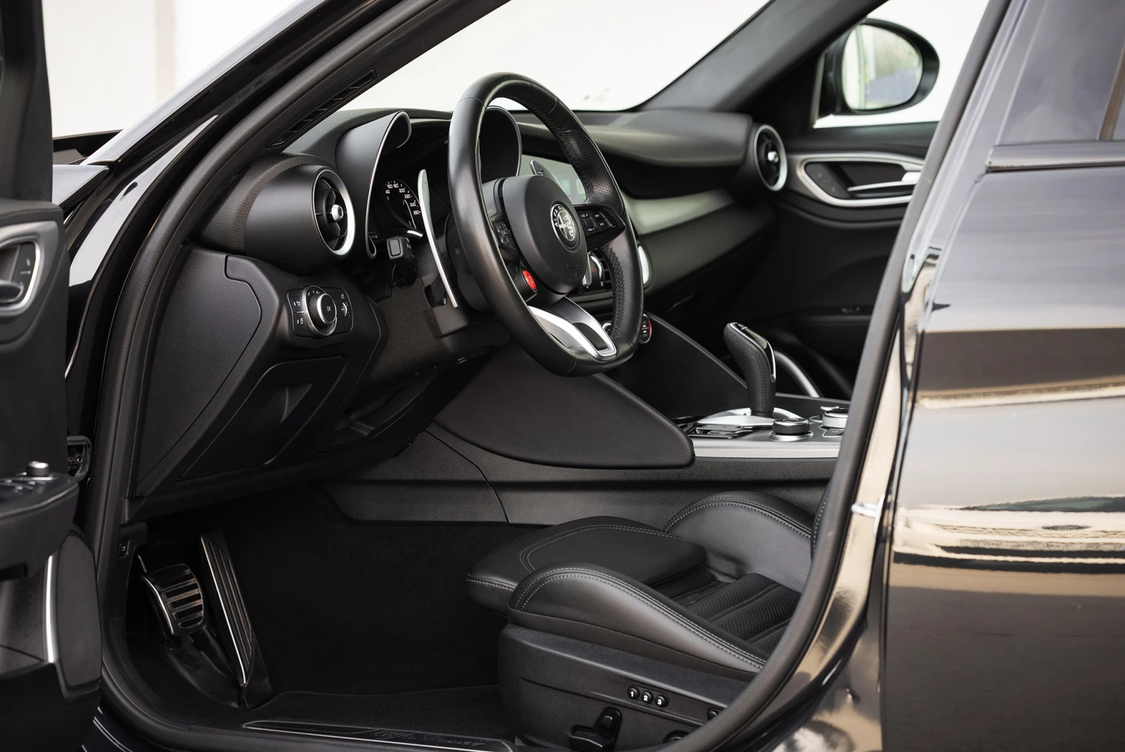 Alfa Romeo Giulia Veloce Nero Edizione | Mobile.bg � ����������� 7