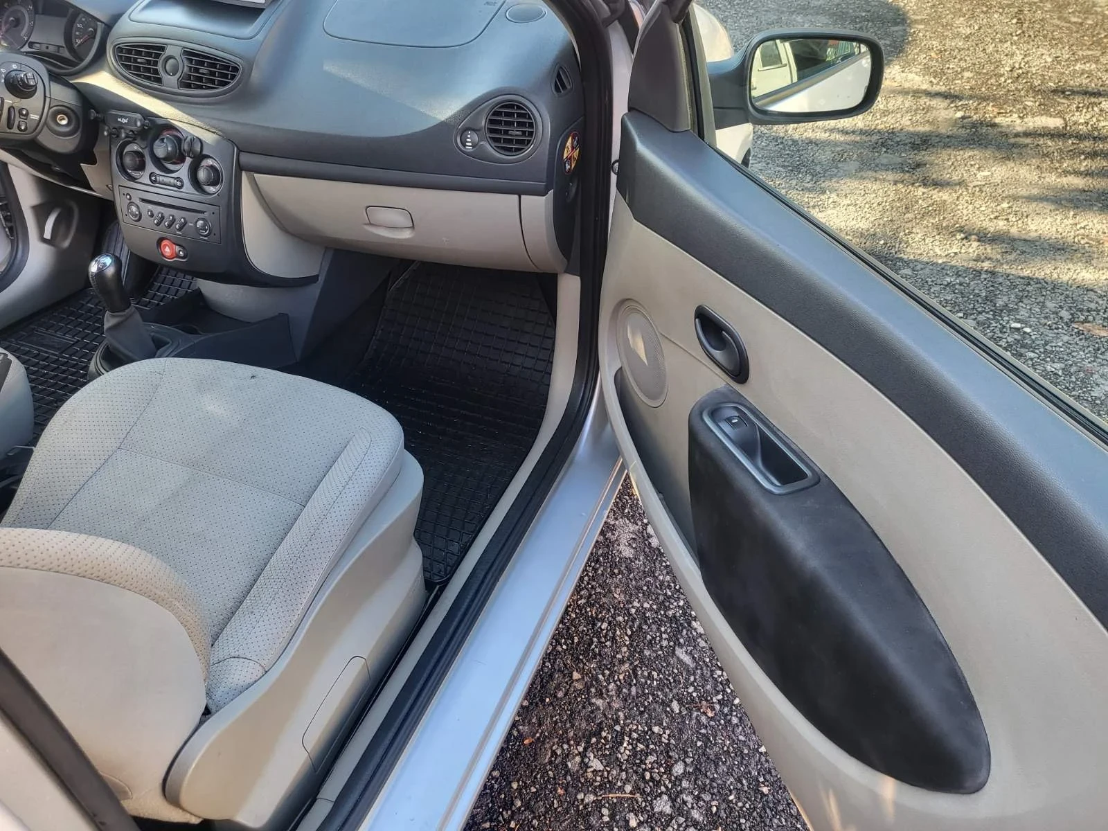 Renault Clio, снимка 9 - Автомобили и джипове - 54000683