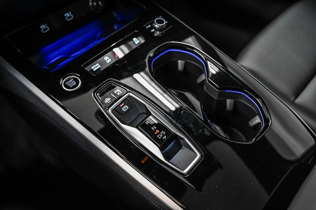 Audi A5 QUATTRO* PREMIUM PLUS* АвтоКредит* (ЦЕНА ДО БГ), снимка 10 - Автомобили и джипове - 54128356