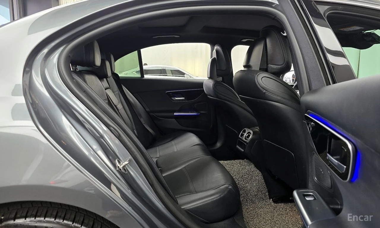 Mercedes-Benz C 200 4MATIC* AMG* LINE* ПОДГРЕВ* ОБДУХВАНЕ* 360КАМЕРА* , снимка 15 - Автомобили и джипове - 54800858