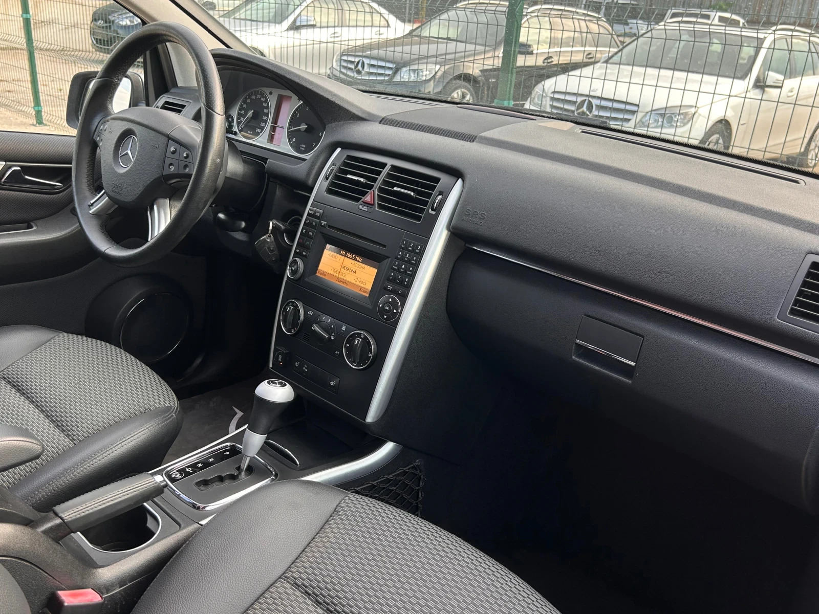 Mercedes-Benz B 200 Газ/Панорама, снимка 13 - Автомобили и джипове - 55148688