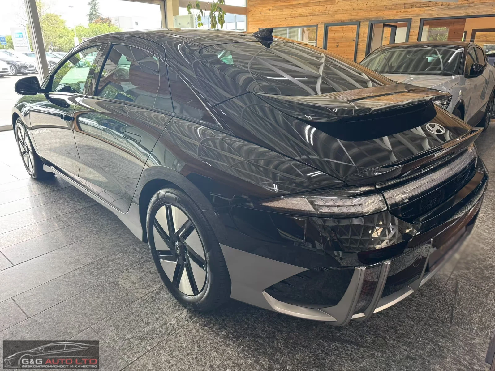 Hyundai Ioniq 6 TECHNIQ/228HP/HUD/360/H.PUMP/DIGI/NAVI/CPLAY/516q, снимка 3 - Автомобили и джипове - 55364279
