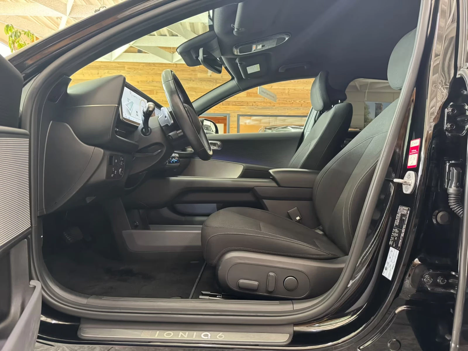 Hyundai Ioniq 6 TECHNIQ/228HP/HUD/360/H.PUMP/DIGI/NAVI/CPLAY/516q, снимка 6 - Автомобили и джипове - 55364279