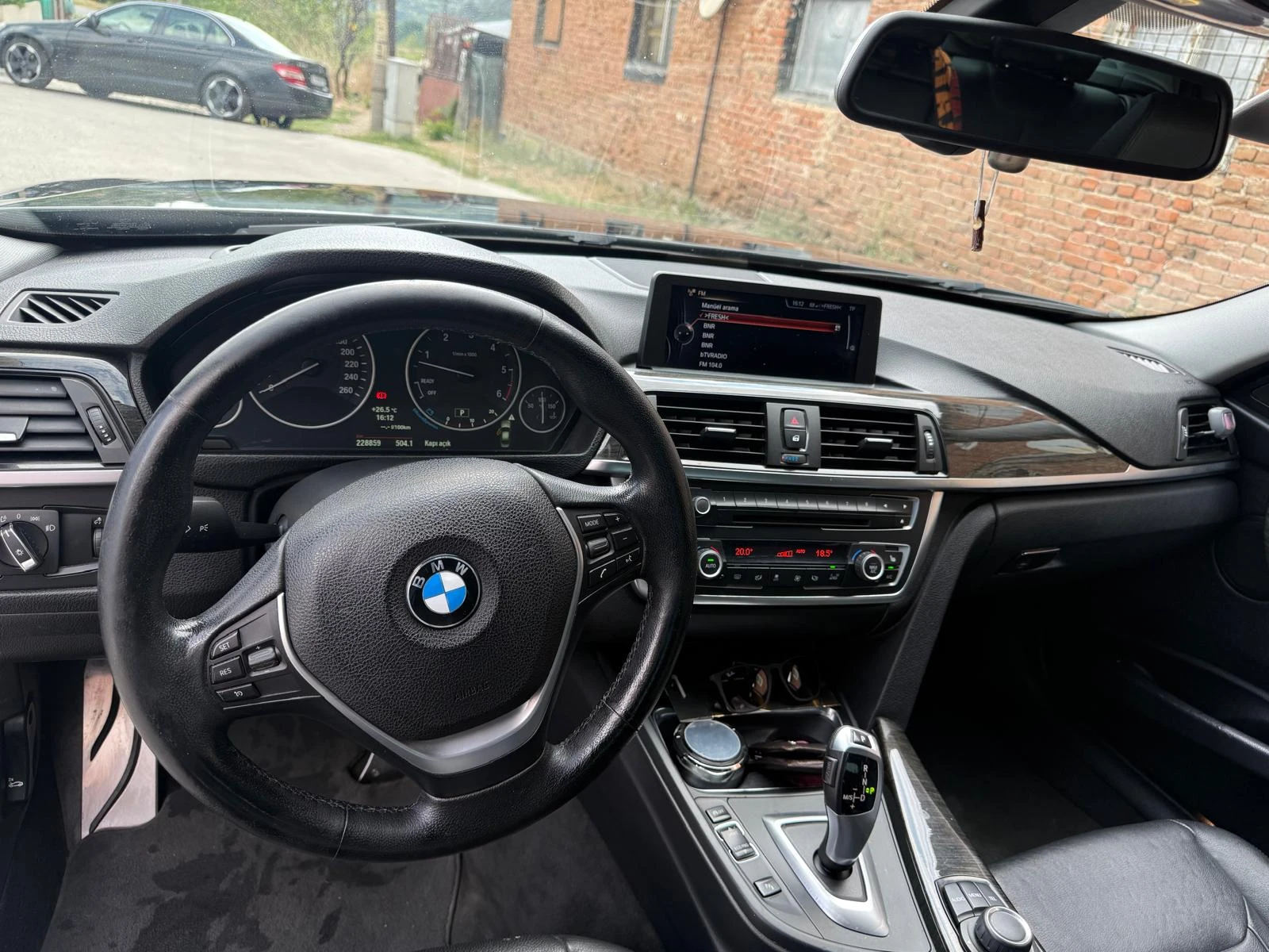 BMW 330, снимка 12 - Автомобили и джипове - 55627166