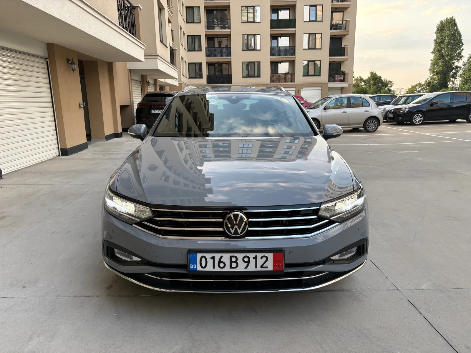VW Passat Elegance, Digital, Distronic, 4Motion, История, снимка 5 - Автомобили и джипове - 55891016