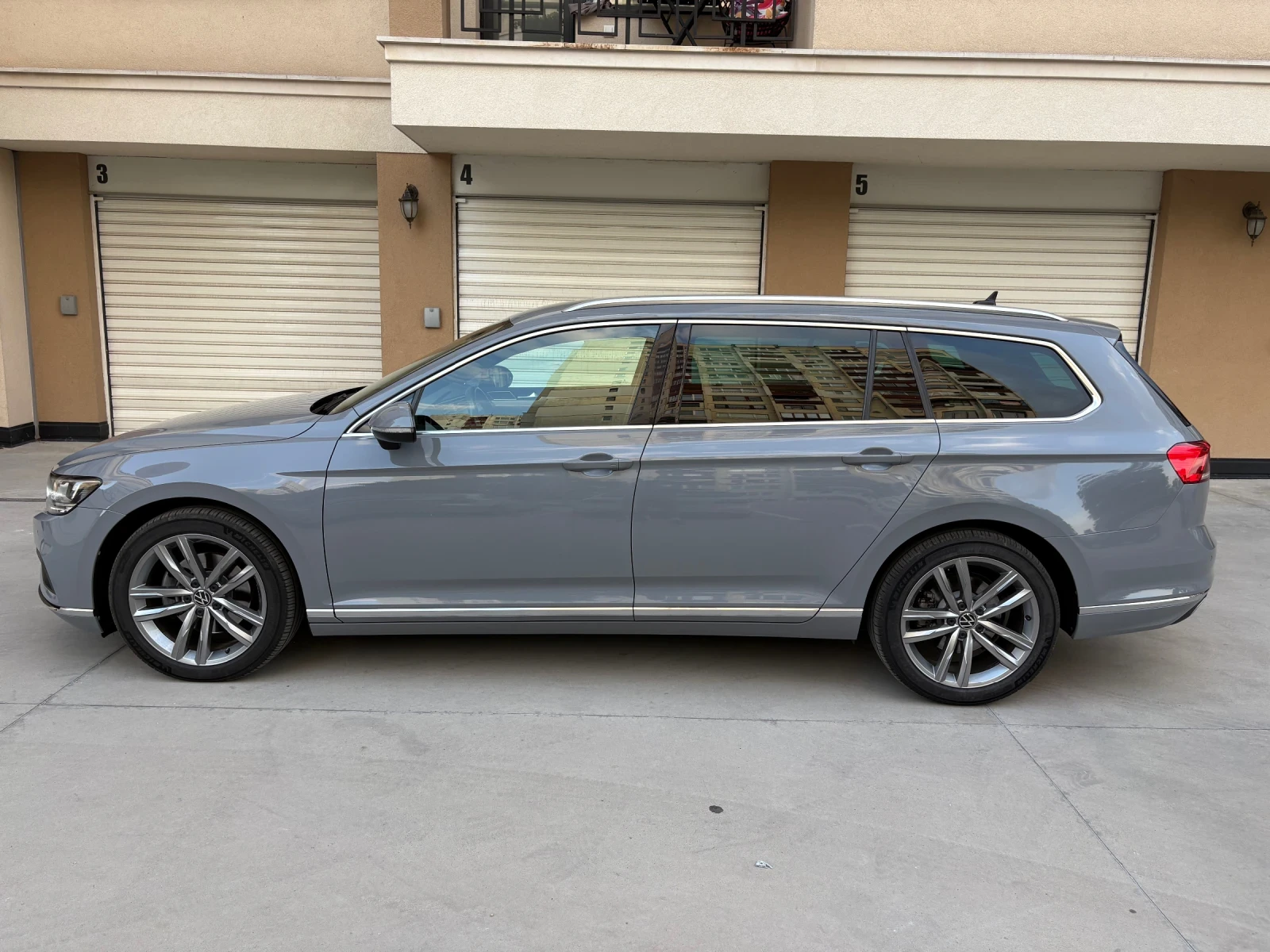VW Passat Elegance, Digital, Distronic, 4Motion, История, снимка 7 - Автомобили и джипове - 55891016