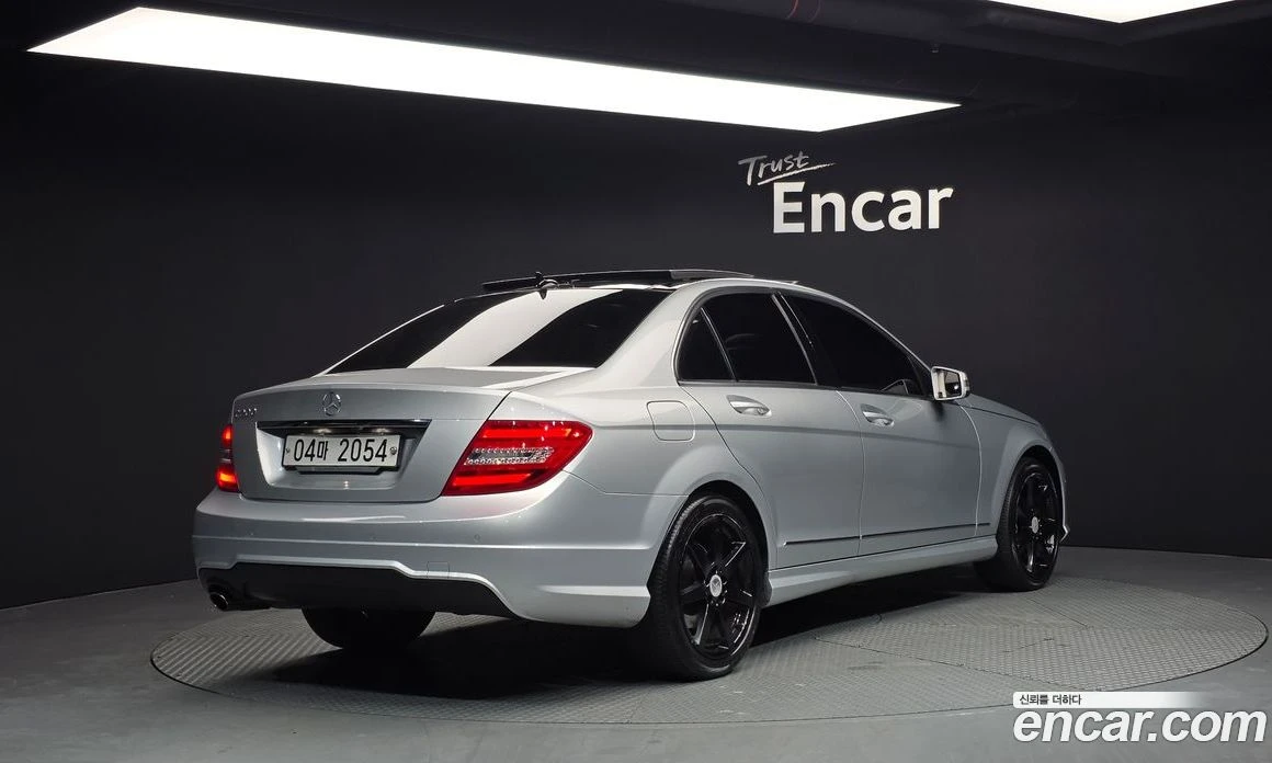 Mercedes-Benz C 200 CGI Avantgarde Style Package, снимка 2 - Автомобили и джипове - 55945446