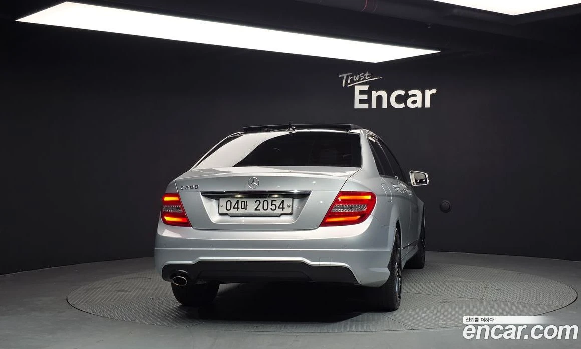 Mercedes-Benz C 200 CGI Avantgarde Style Package, снимка 4 - Автомобили и джипове - 55945446