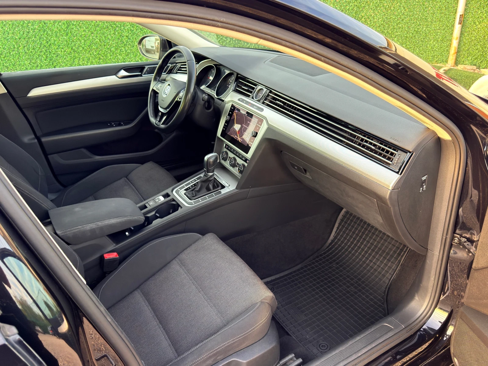 VW Passat 2.0TDI, снимка 12 - Автомобили и джипове - 56512984
