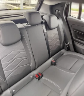 Jeep Avenger АLTITUDE 1.2 e-Hybrid 48V Petrol 100 hp 6-DCT, снимка 9