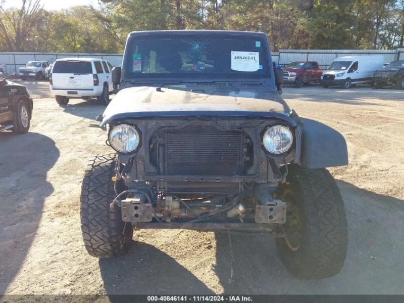 Jeep Wrangler, снимка 2 - Автомобили и джипове - 48725091