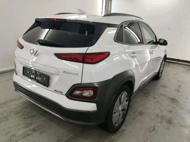 Hyundai Kona 64 KWH 204hp Premium, HUD, PANO, Обдухване, снимка 4 - Автомобили и джипове - 49409607