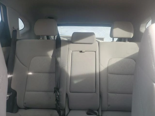 Hyundai Tucson 2.0L 4 All wheel drive, снимка 13 - Автомобили и джипове - 52974208