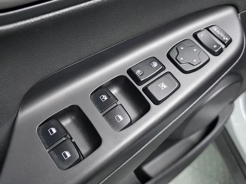 Hyundai Kona 1.6T, снимка 12 - Автомобили и джипове - 54257054