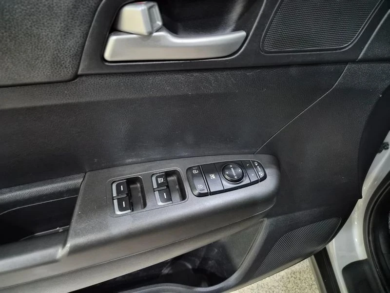 Kia Sportage 2.0 136 hp Automatic, снимка 16 - Автомобили и джипове - 55740017