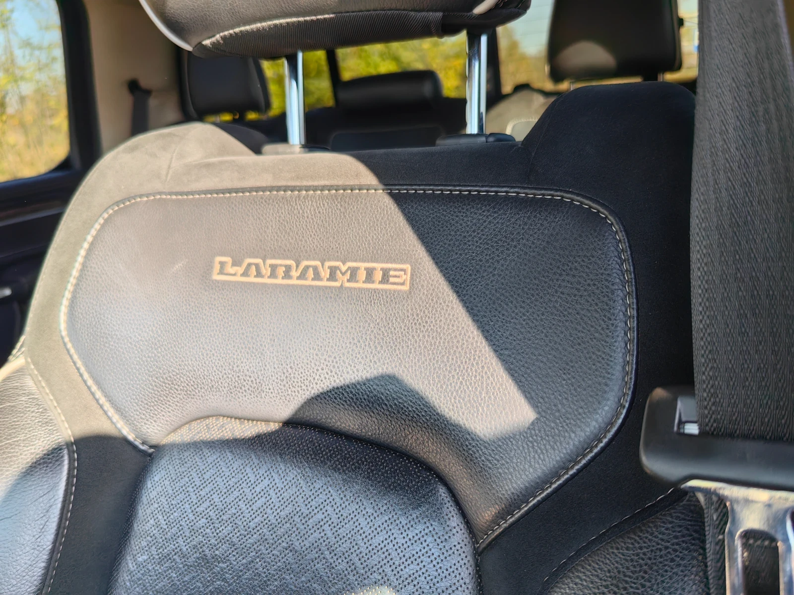 Dodge RAM 1500 LARAMIE 5.7 HEMI | Mobile.bg   8