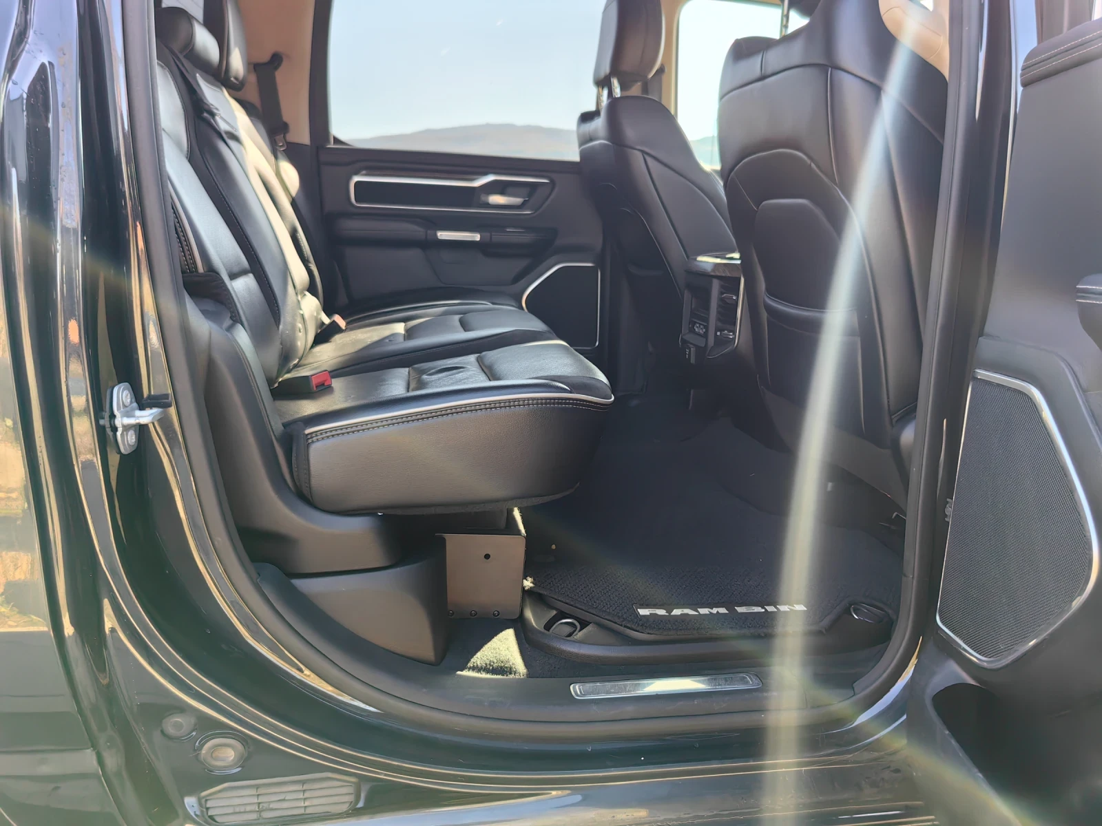 Dodge RAM 1500 LARAMIE 5.7 HEMI | Mobile.bg   12