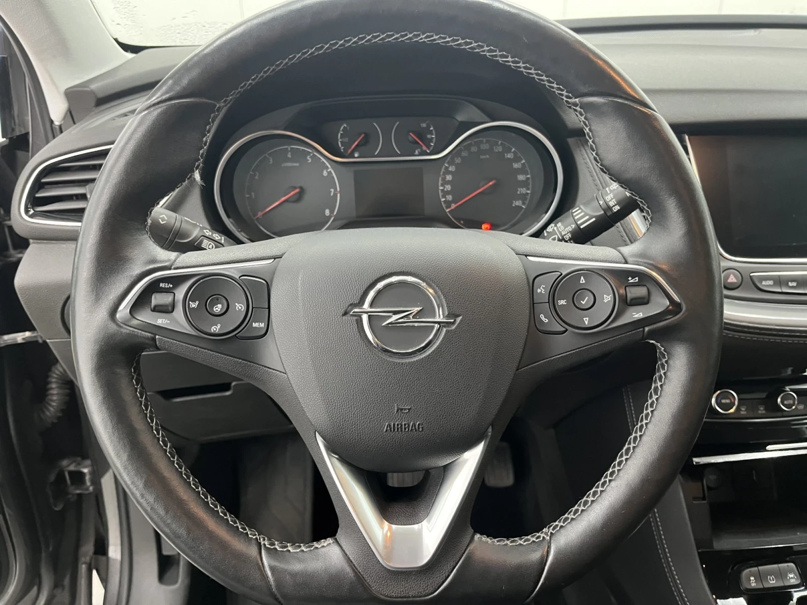 Opel Grandland 1.6 Всички екстри - изображение 6