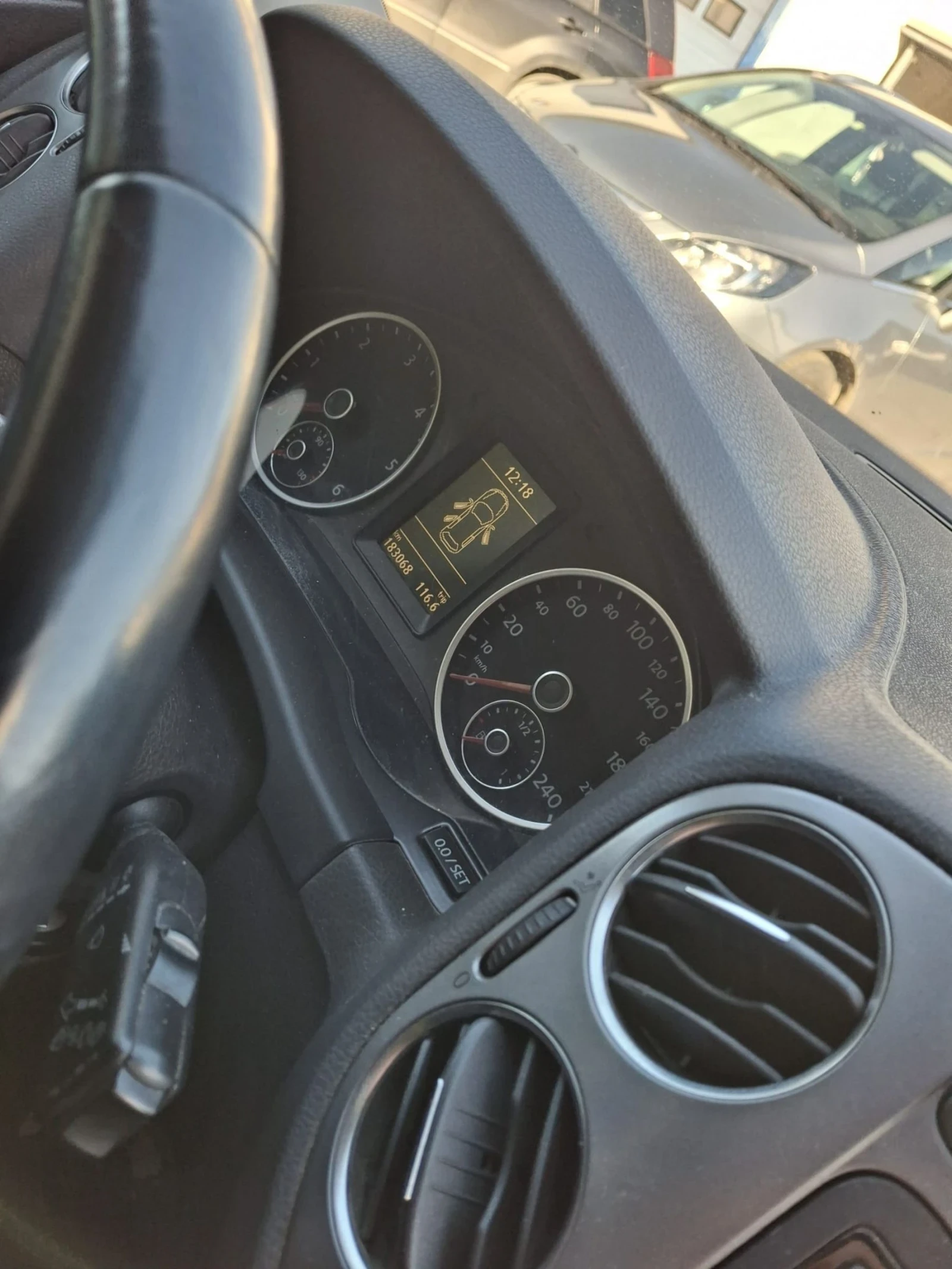 VW Tiguan 2.0* TDI* 4MOTION, снимка 9 - Автомобили и джипове - 53730689