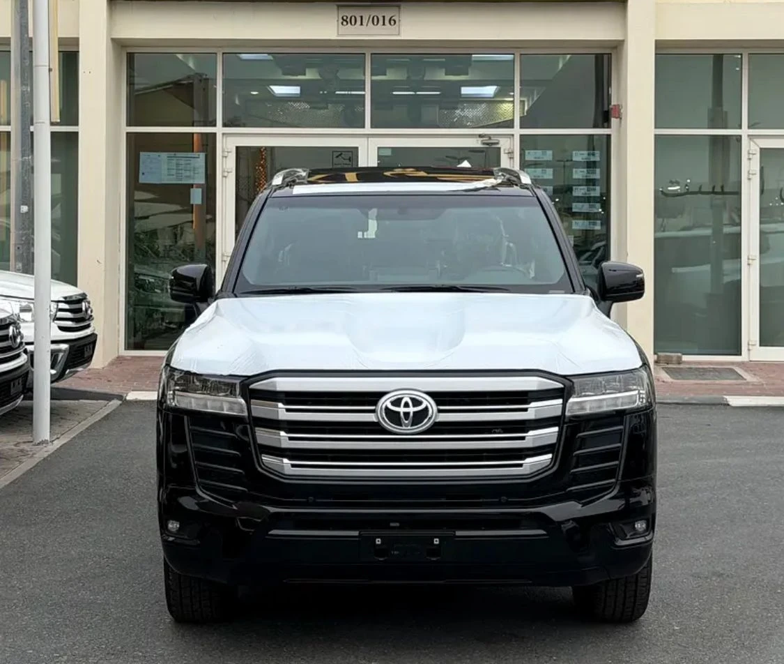 Toyota Land cruiser 300 GXR 3.3L V6 Turbo-Diesel 303HP , снимка 2 - Автомобили и джипове - 54196680